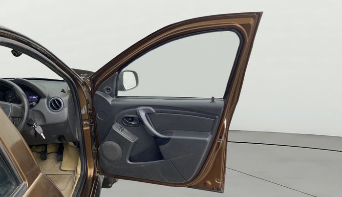 2015 Renault Duster 85 PS RXE DIESEL, Diesel, Manual, 97,125 km, RHS Front Door