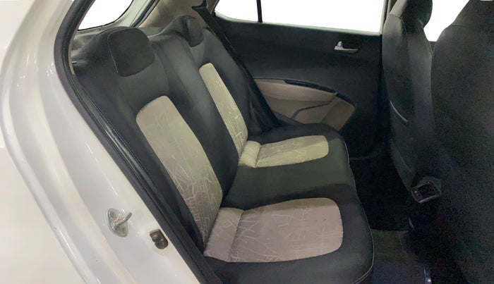 2016 Hyundai Grand i10 SPORTZ 1.2 KAPPA VTVT, Petrol, Manual, 40,629 km, Right Side Rear Door Cabin