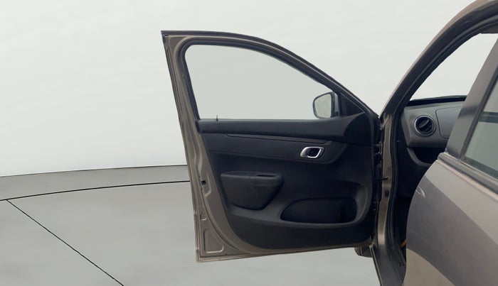 2018 Renault Kwid RXT 1.0 AMT, Petrol, Automatic, 30,142 km, LHS Front Door