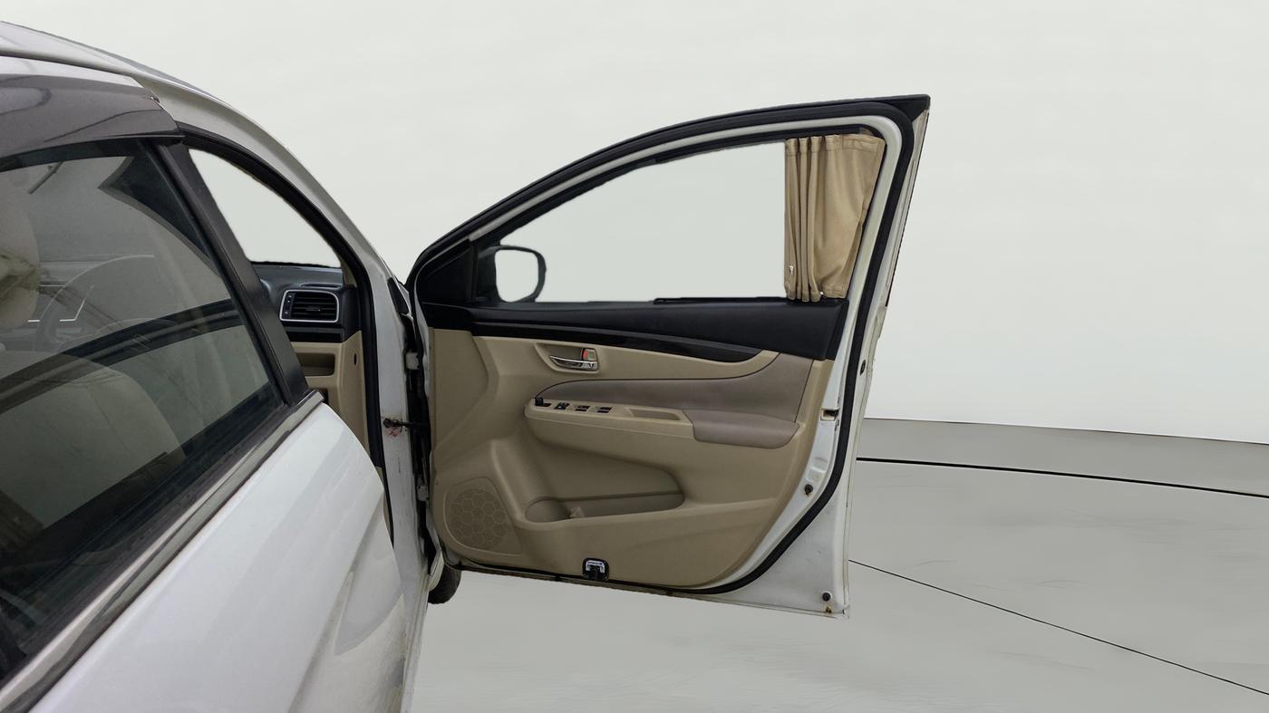2016 Maruti Ciaz ZXI+, Petrol, Manual, 66,270 km, RHS Front Door