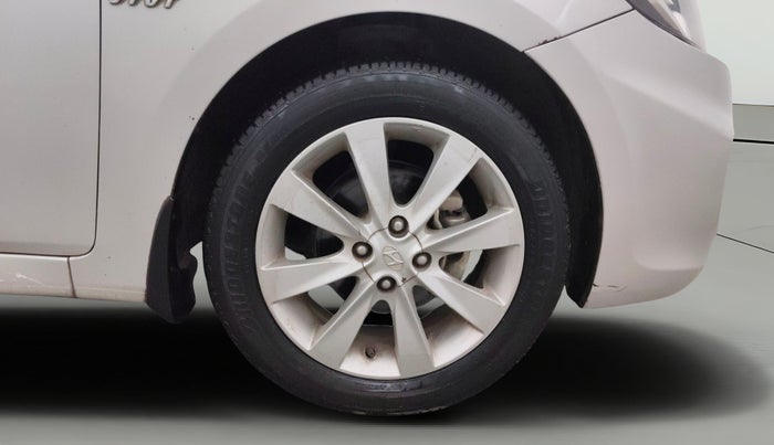 2013 Hyundai Verna FLUIDIC 1.6 VTVT SX, Petrol, Manual, 50,683 km, Right Front Wheel