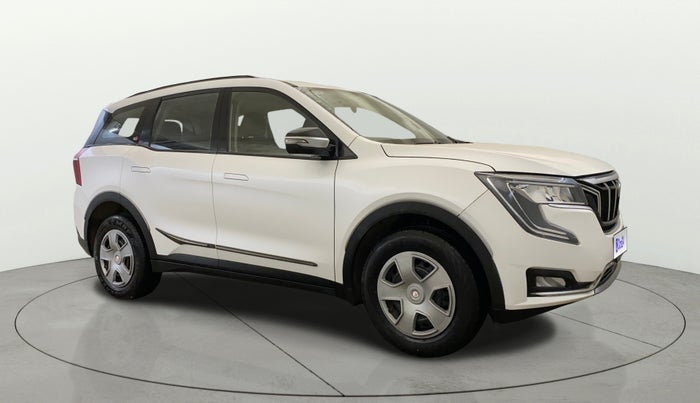 2022 Mahindra XUV700 AX 3 P MT 5 STR, Petrol, Manual, 45,328 km, Right Front Diagonal