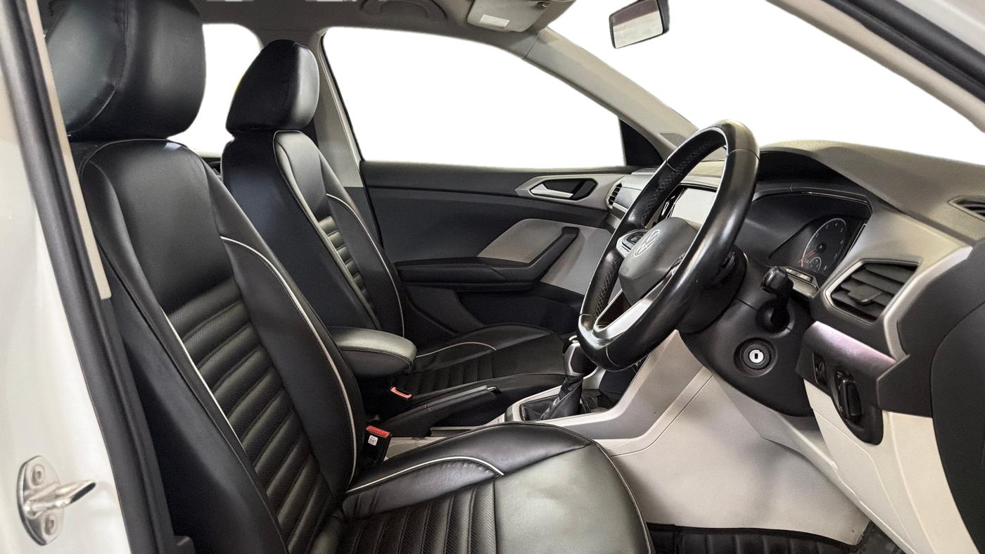 2022 Volkswagen TAIGUN HIGHLINE 1.0 TSI AT, Petrol, Automatic, 73,440 km, Right Side Front Door Cabin