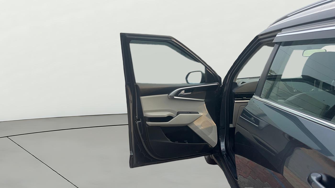 2023 KIA CARENS  PRESTIGE PLUS 1.5 TURBO PETROL DCT 7 STR, Petrol, Automatic, 50,357 km, LHS Front Door
