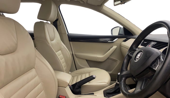 2015 Skoda Octavia ELEGANCE 1.8 TSI AT, Petrol, Automatic, 67,632 km, Right Side Front Door Cabin