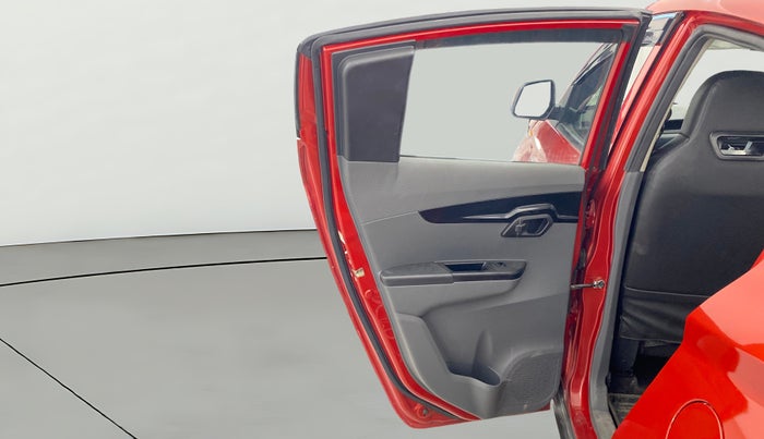 2018 Mahindra KUV 100 NXT K4+ P 6 STR, Petrol, Manual, 35,106 km, LHS Rear Door