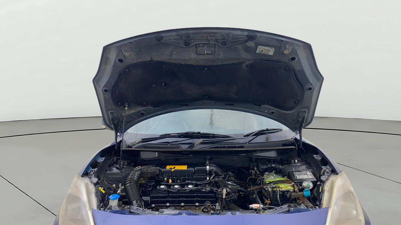 2017 Maruti Dzire VXI, CNG, Manual, 1,33,655 km, Open Bonet