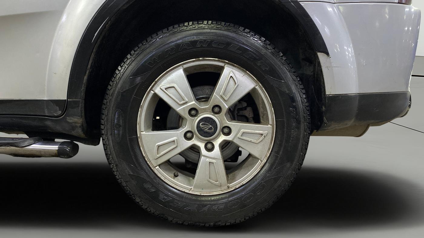 2014 Mahindra XUV500 W8, Diesel, Manual, 59,982 km, Left Rear Wheel