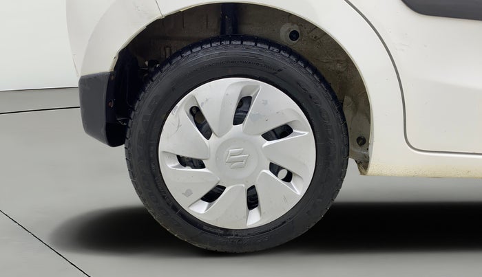 2017 Maruti Celerio ZXI, CNG, Manual, 66,546 km, Right Rear Wheel