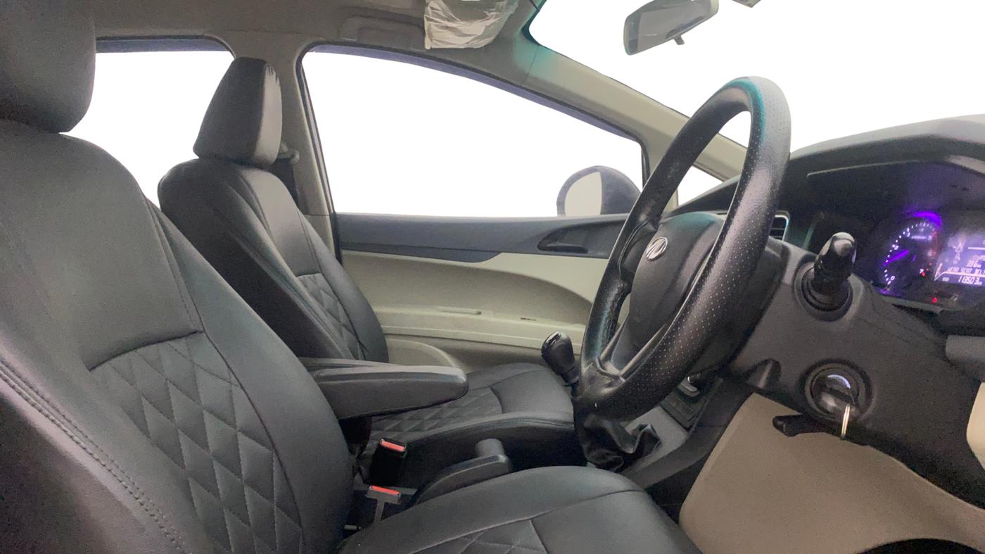 2018 Mahindra MARAZZO M2 7STR, Diesel, Manual, 1,13,503 km, Right Side Front Door Cabin
