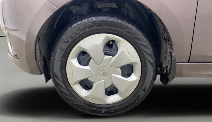 2017 Tata Tiago XZ PETROL, Petrol, Manual, 53,625 km, Left Front Wheel