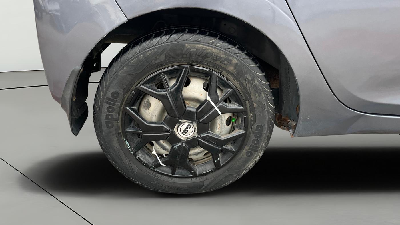 2018 Hyundai Eon ERA +, Petrol, Manual, 53,172 km, Right Rear Wheel