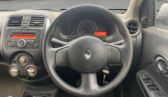 2013 Renault Scala RXE DIESEL, Diesel, Manual, 1,18,187 km, Steering Wheel Close Up