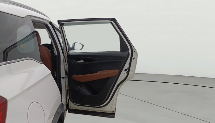 2021 MG HECTOR PLUS SELECT 2.0 DIESEL TURBO MT 7-STR, Diesel, Manual, 87,126 km, RHS Rear Door