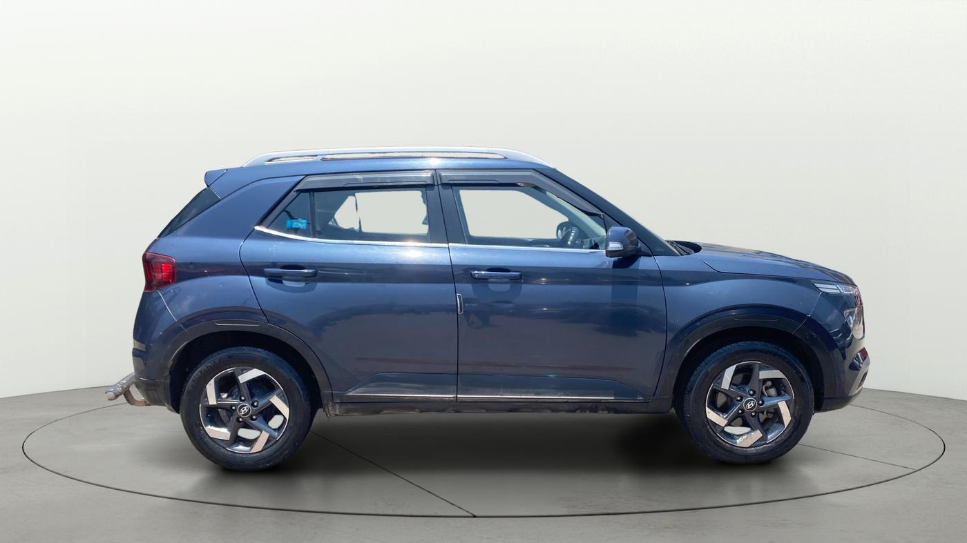 2020 Hyundai VENUE SX 1.5 CRDI, Diesel, Manual, 1,26,692 km, Right Side View