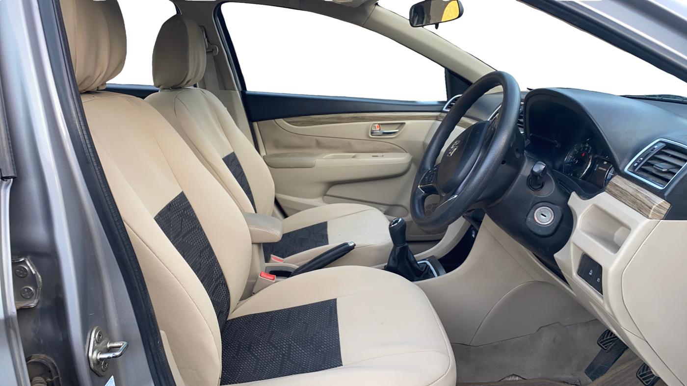 2019 Maruti Ciaz DELTA 1.5 SHVS MT PETROL, Petrol, Manual, 43,265 km, Right Side Front Door Cabin