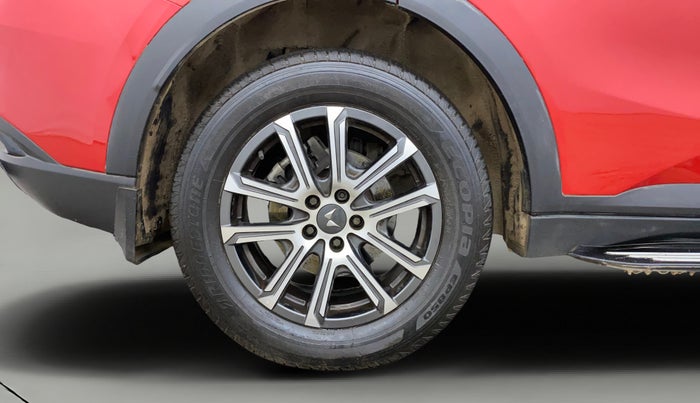 2023 Mahindra XUV700 AX 7 LUXURY P AT 7 STR, Petrol, Automatic, 4,791 km, Right Rear Wheel