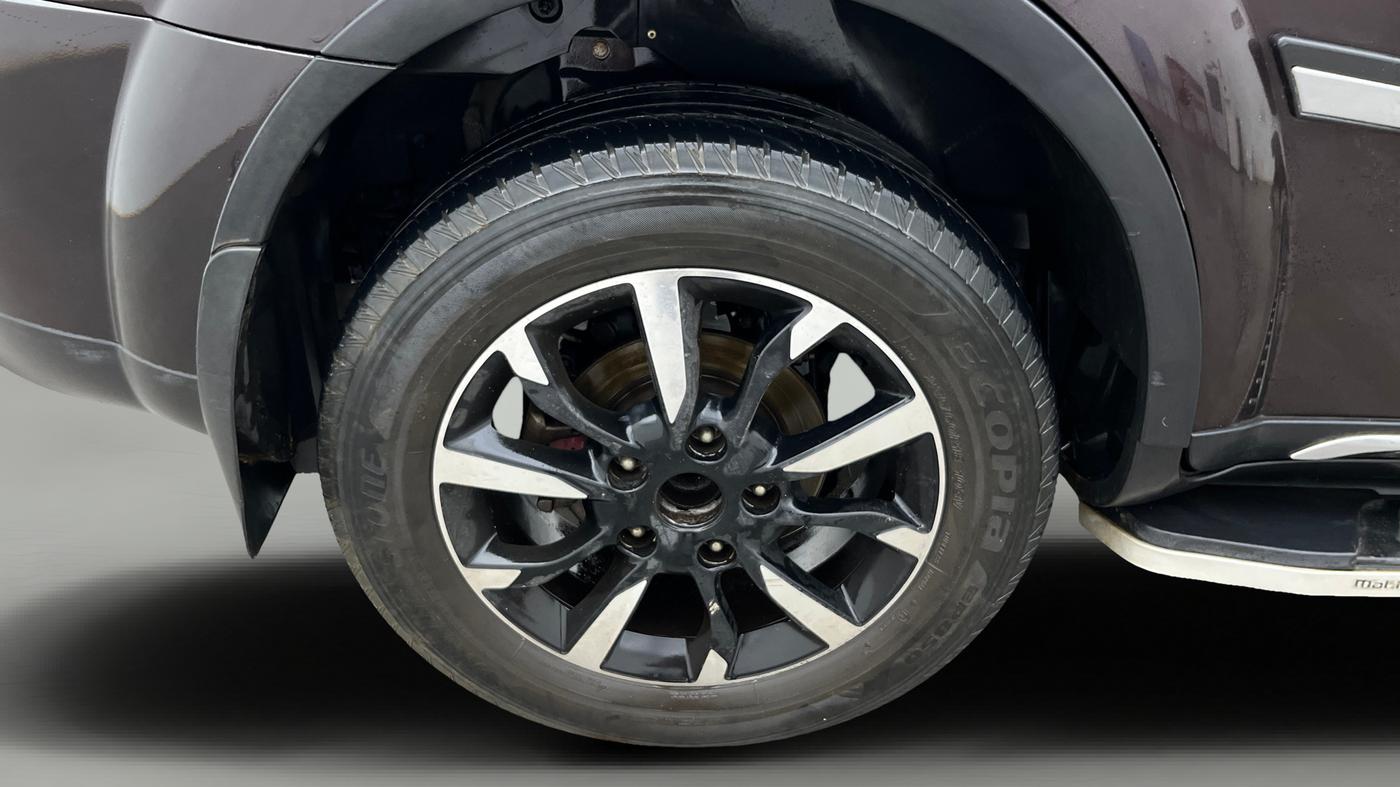 2019 Mahindra XUV500 W11, Diesel, Manual, 58,142 km, Right Rear Wheel
