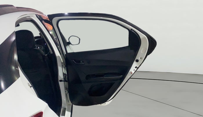 2022 Tata TIAGO NRG  NRG XZA CNG, CNG, Automatic, 32,601 km, RHS Rear Door