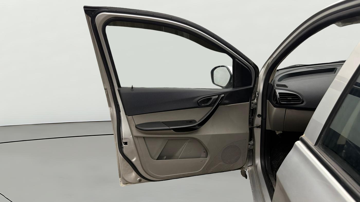 2018 Tata Tiago XT PETROL, Petrol, Manual, 84,108 km, LHS Front Door