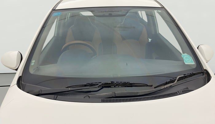 2017 Hyundai Grand i10 MAGNA 1.2 KAPPA VTVT CNG, CNG, Manual, 1,01,933 km, Front Windshield