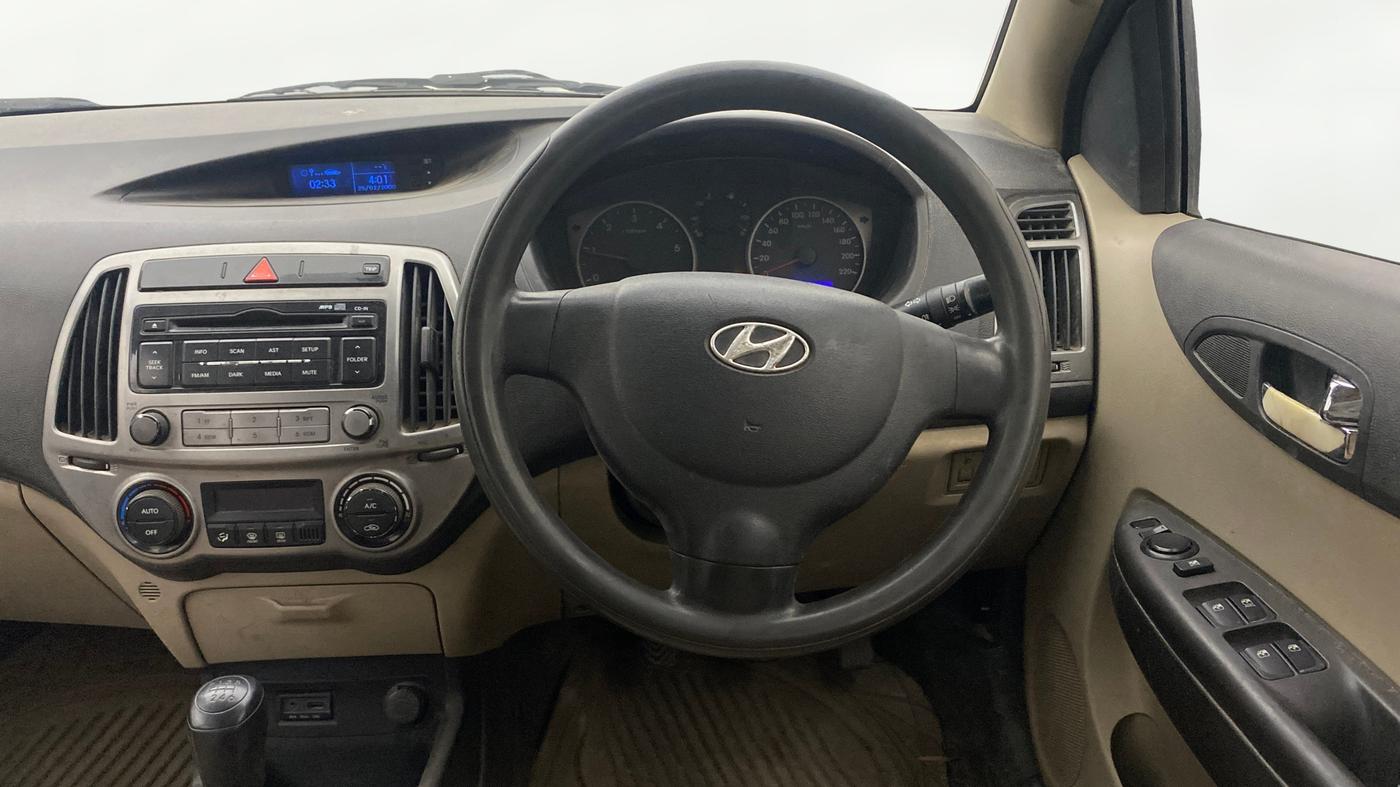 2012 Hyundai i20 MAGNA 1.4 CRDI, Diesel, Manual, 1,48,132 km, Steering Wheel Close Up