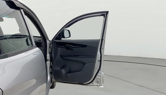 2018 Mahindra KUV 100 NXT K2 P 6 STR, Petrol, Manual, 39,378 km, RHS Front Door