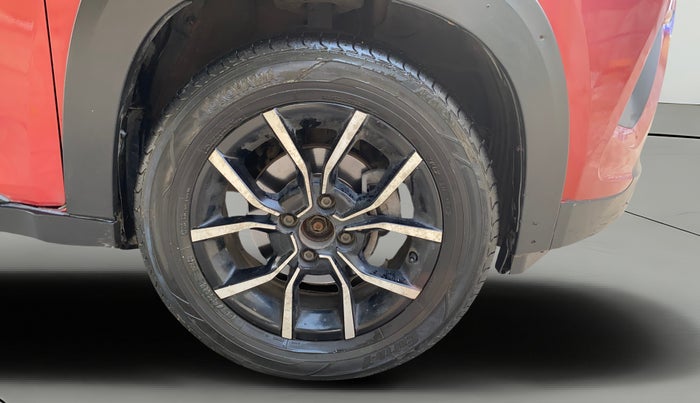 2018 Mahindra KUV 100 NXT K8 P 6 STR DUAL TONE, Petrol, Manual, 92,567 km, Right Front Wheel