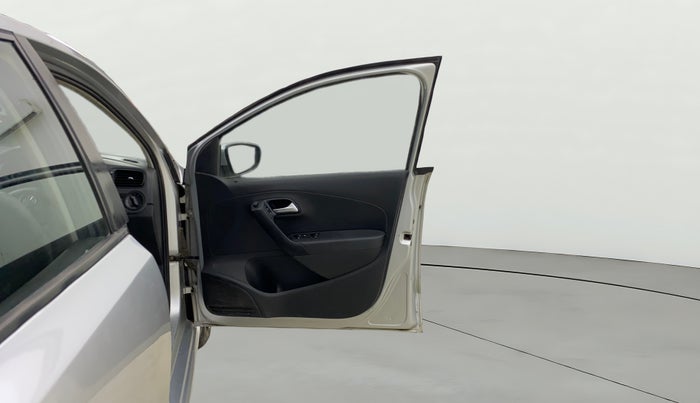 2015 Volkswagen Polo COMFORTLINE 1.2L, Petrol, Manual, 65,085 km, RHS Front Door