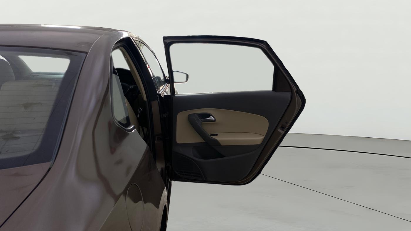 2015 Volkswagen Vento HIGHLINE PETROL AT, Petrol, Automatic, 51,090 km, RHS Rear Door
