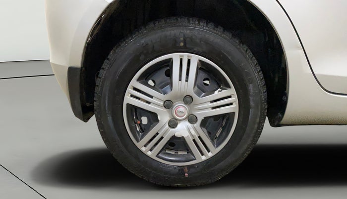 2017 Maruti Swift VXI, Petrol, Manual, 50,881 km, Right Rear Wheel