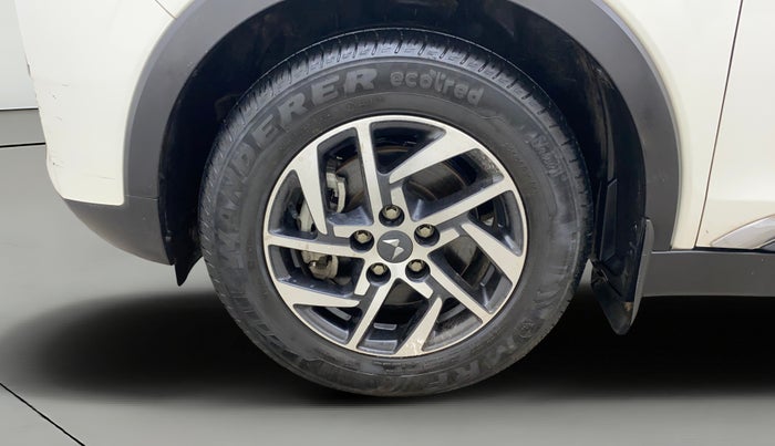 2023 Mahindra XUV300 W8 (O) 1.5 DIESEL AMT, Diesel, Automatic, 25,849 km, Left Front Wheel