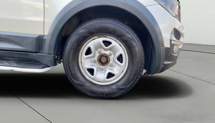 2017 Tata Hexa XE 4X2 7 STR, Diesel, Manual, 1,60,365 km, Right Front Wheel