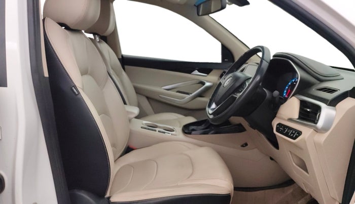 2021 MG HECTOR SHARP 1.5 PETROL CVT, Petrol, Automatic, 65,599 km, Right Side Front Door Cabin