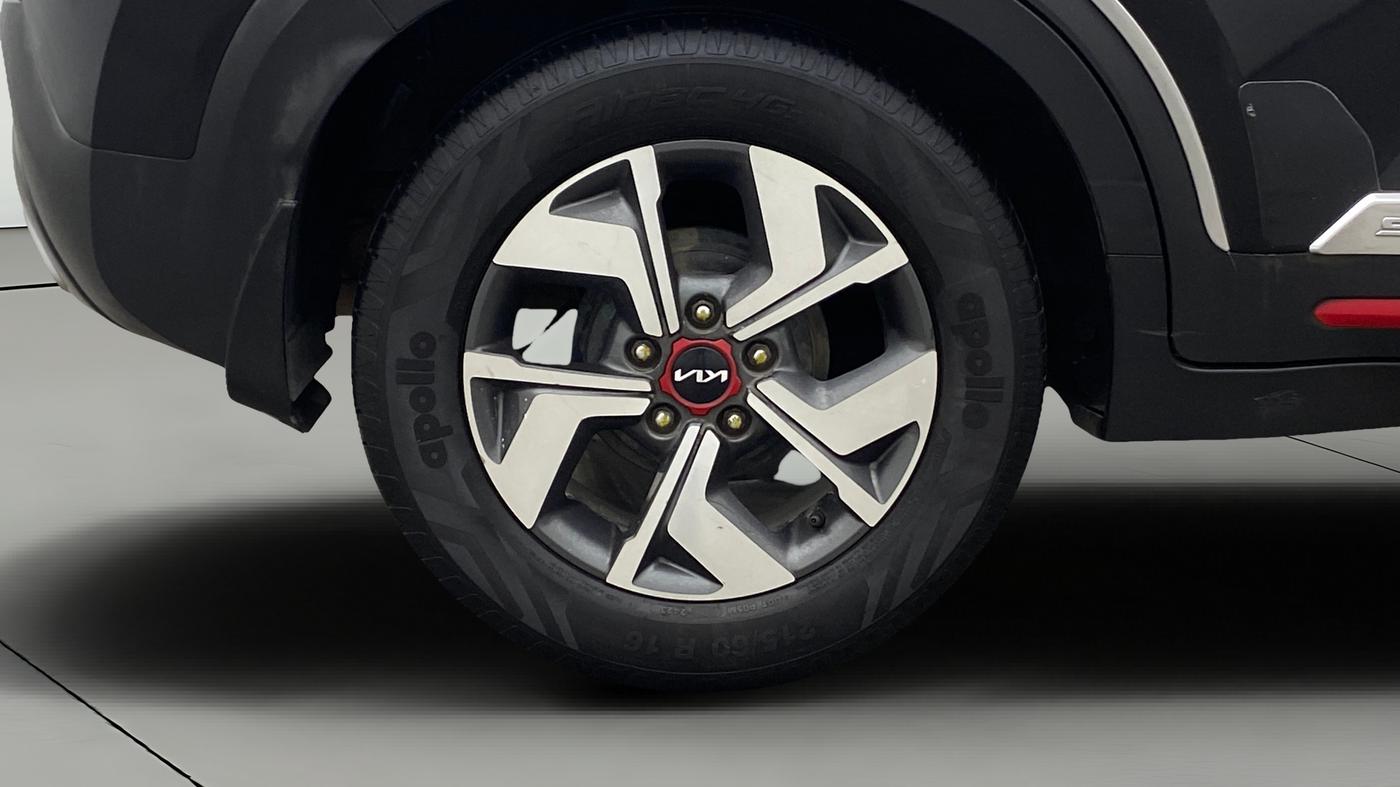 2021 KIA SONET GTX PLUS 1.5 AT, Diesel, Automatic, 97,981 km, Right Rear Wheel