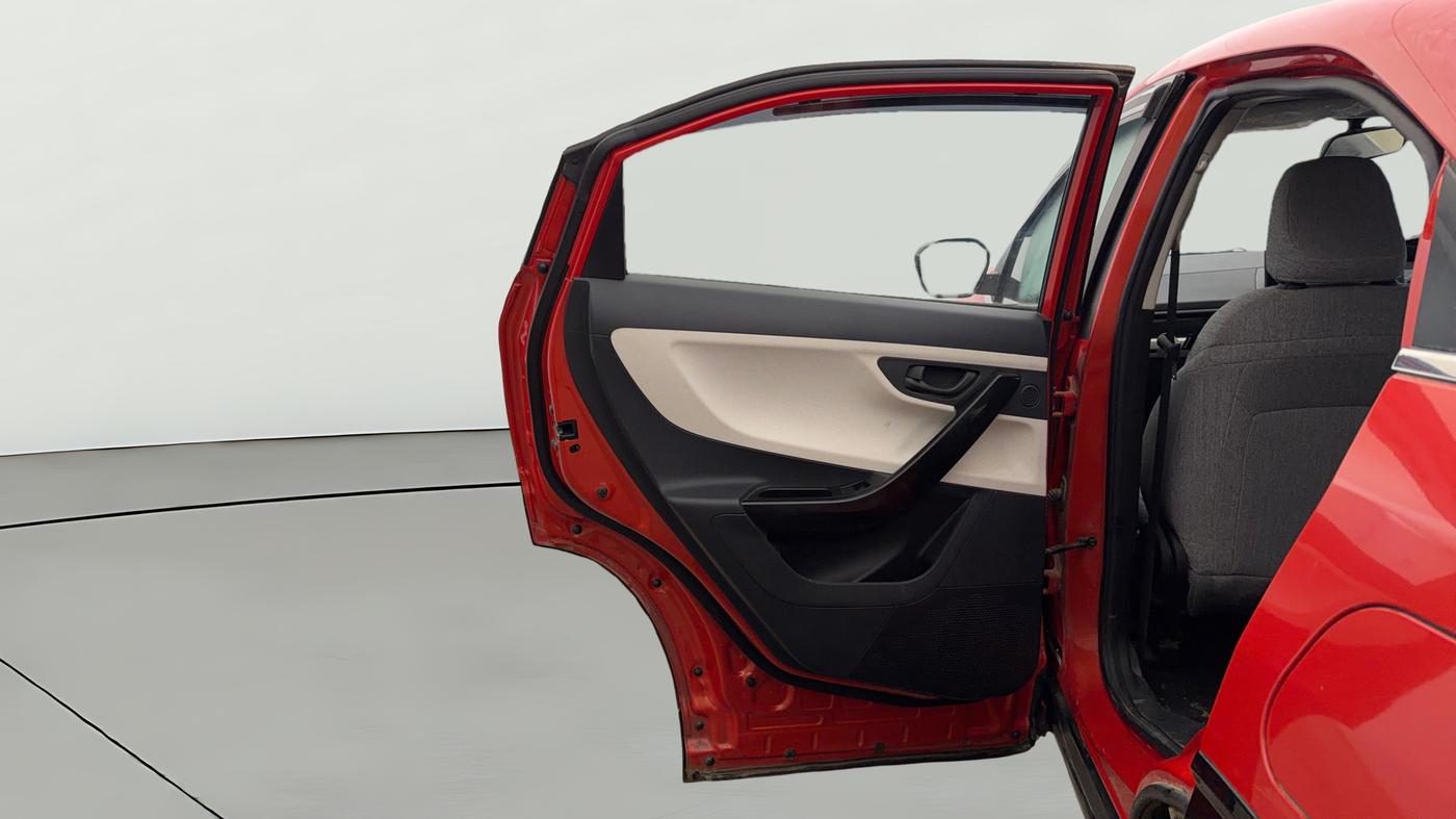 2025 Tata Curvv Creative 1.2 Petrol 6MT, Petrol, Manual, 10,278 km, LHS Rear Door