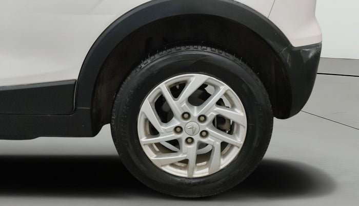 2024 Mahindra XUV300 W8 1.2 PETROL, Petrol, Manual, 29,360 km, Left Rear Wheel