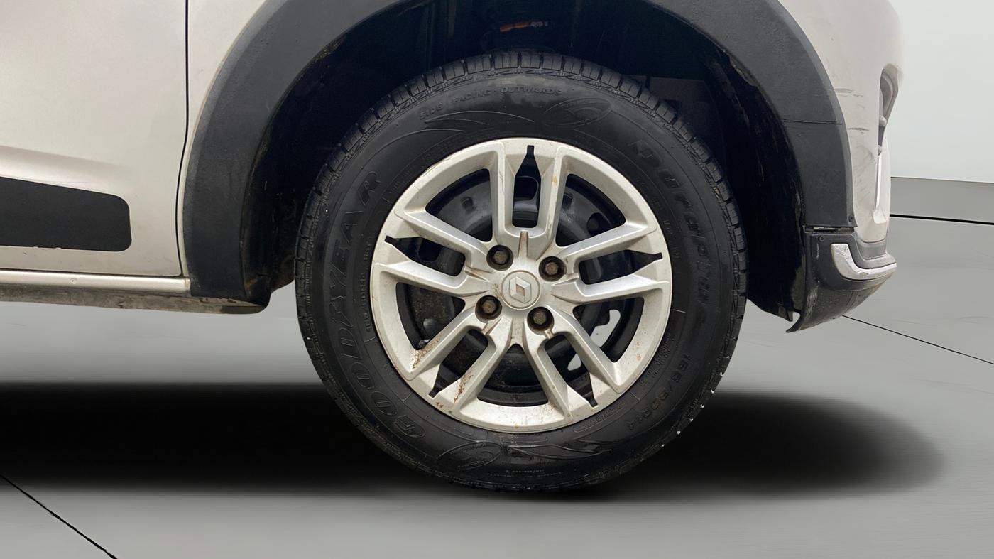 2019 Renault TRIBER RXL MT, Petrol, Manual, 77,954 km, Right Front Wheel