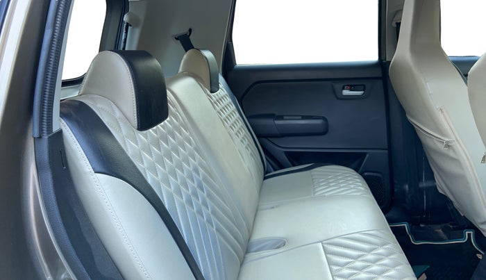 2021 Maruti New Wagon-R VXI 1.2, Petrol, Manual, 38,943 km, Right Side Rear Door Cabin