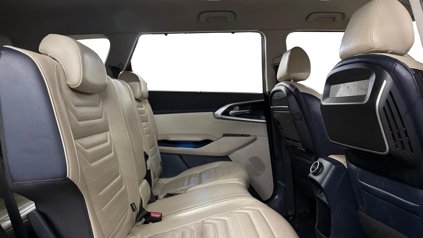2022 KIA CARENS LUXURY 1.5 DIESEL 7 STR, Diesel, Manual, 49,246 km, Right Side Rear Door Cabin