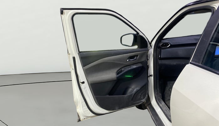 2024 Nissan MAGNITE N-Connecta B4D 1.0 Petrol AMT Dual Tone, Petrol, Automatic, 16,035 km, LHS Front Door