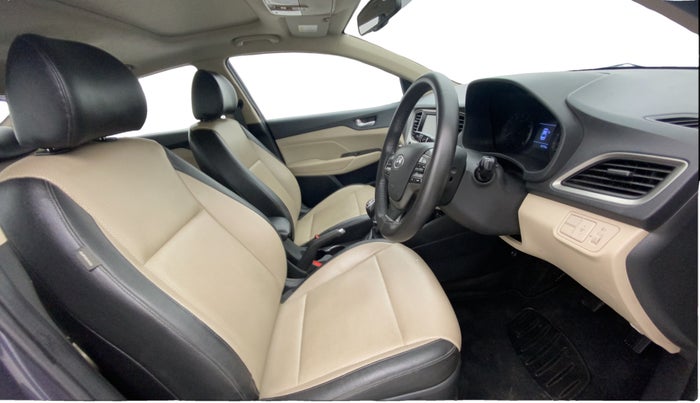2017 Hyundai Verna 1.6 VTVT SX O, Petrol, Manual, 40,775 km, Right Side Front Door Cabin