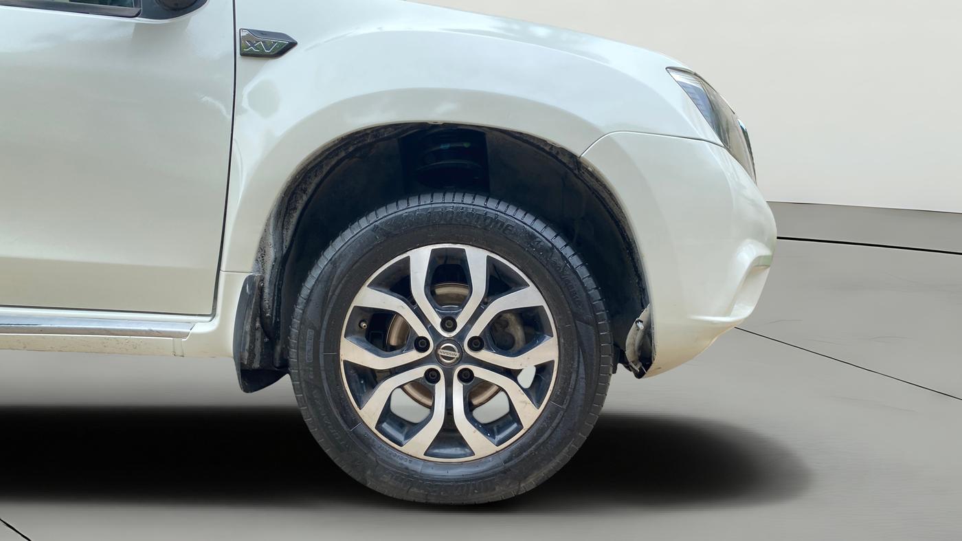 2017 Nissan Terrano XV D PREMIUM AMT, Diesel, Automatic, 1,02,165 km, Right Front Wheel