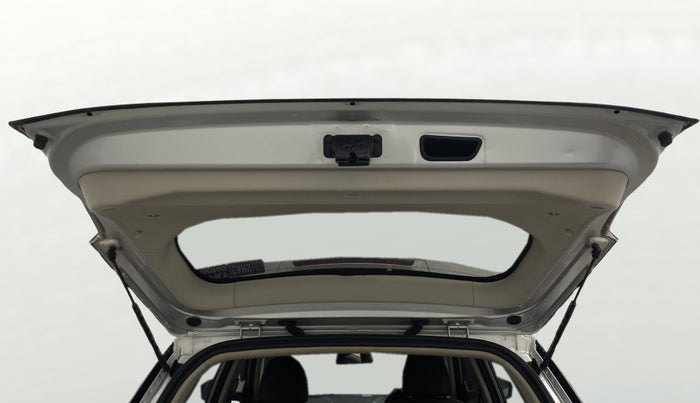 2019 Mahindra XUV300 W8 1.5 DIESEL, Diesel, Manual, 74,292 km, Boot Door Open