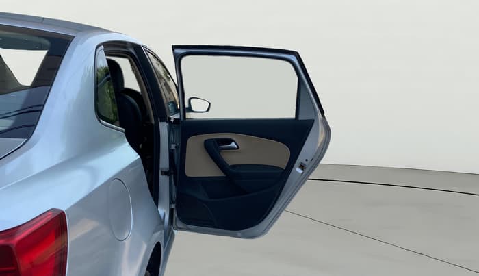2017 Volkswagen Ameo HIGHLINE PLUS 1.5L AT 16 ALLOY, Diesel, Automatic, 1,06,109 km, RHS Rear Door