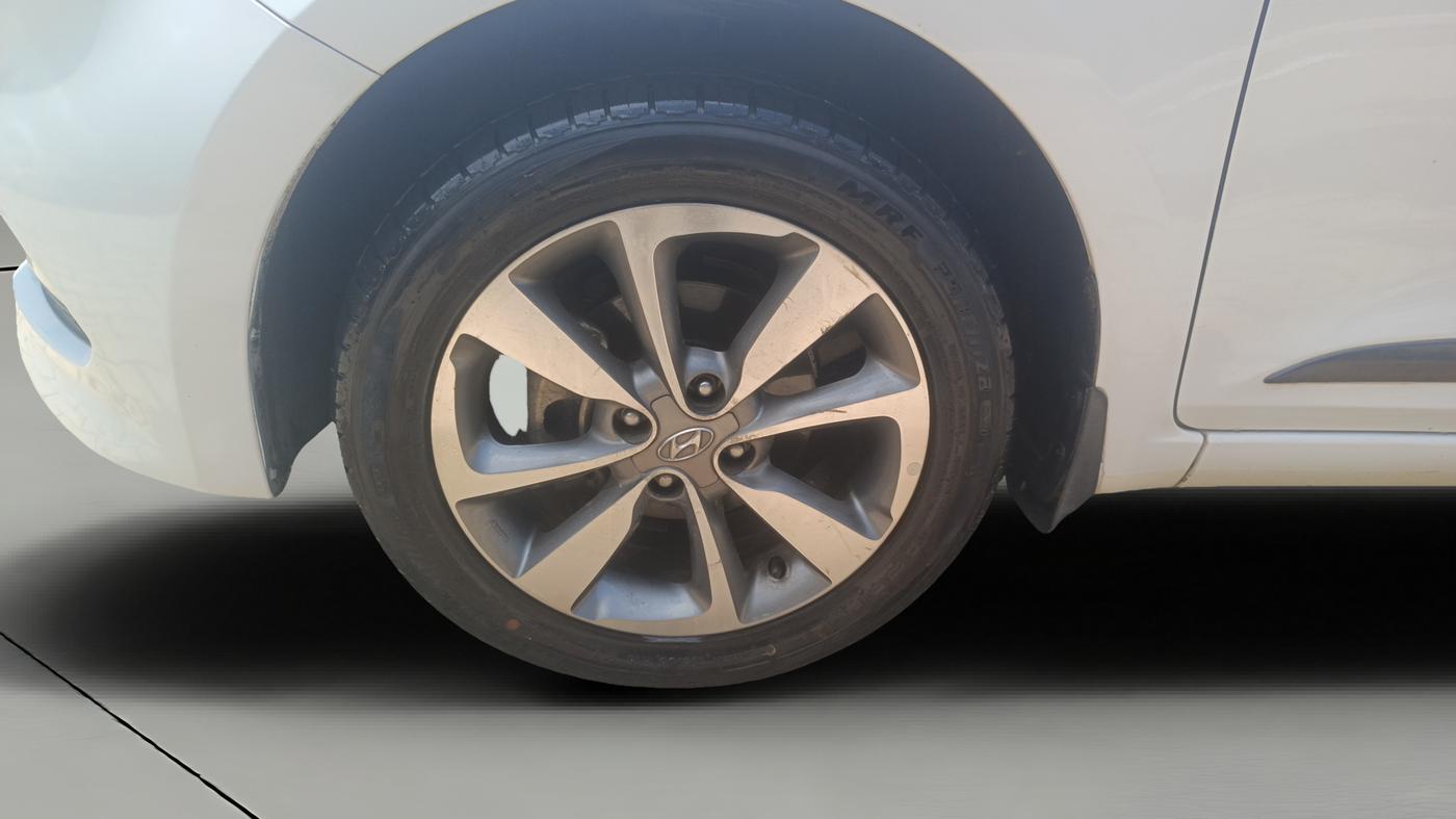 2015 Hyundai Elite i20 ASTA 1.2, Petrol, Manual, 50,385 km, Left Front Wheel