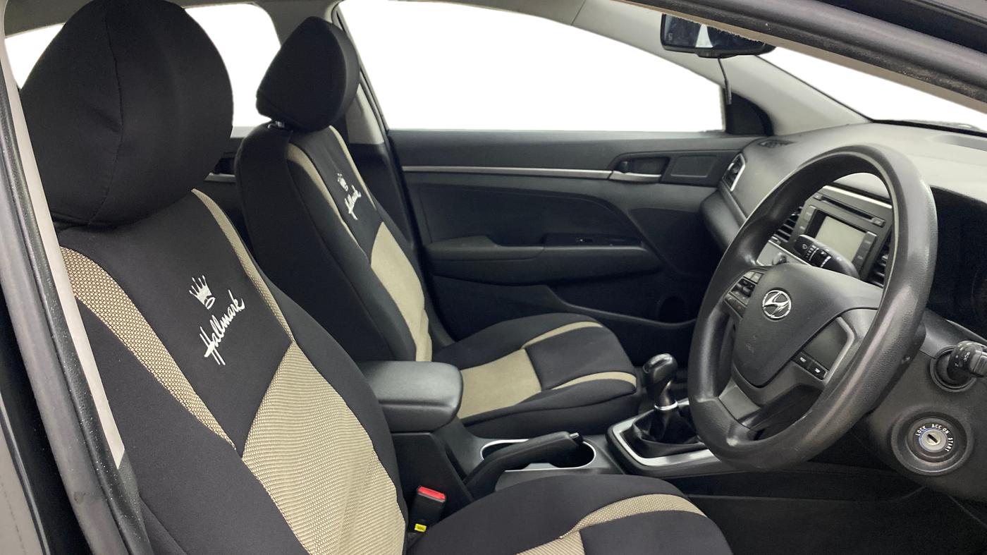 2017 Hyundai New Elantra 2.0 S PETROL, Petrol, Manual, 74,213 km, Right Side Front Door Cabin