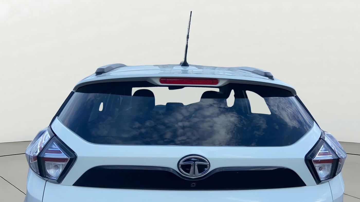 2022 Tata NEXON XMA SUNROOF PETROL, Petrol, Automatic, 27,624 km, Rear Windshield