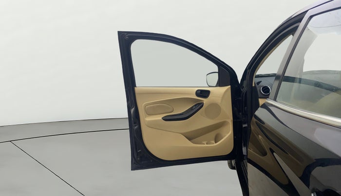 2017 Ford Figo Aspire TITANIUM 1.2 PETROL, Petrol, Manual, 42,174 km, LHS Front Door