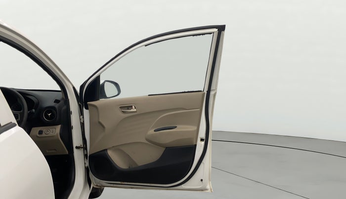 2019 Hyundai NEW SANTRO SPORTZ CNG, CNG, Manual, 1,38,197 km, RHS Front Door